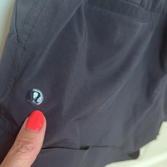 Lululemon Spring Break Away cuffed Linerless drawstring Shorts black Size 6 - Picture 5 of 7